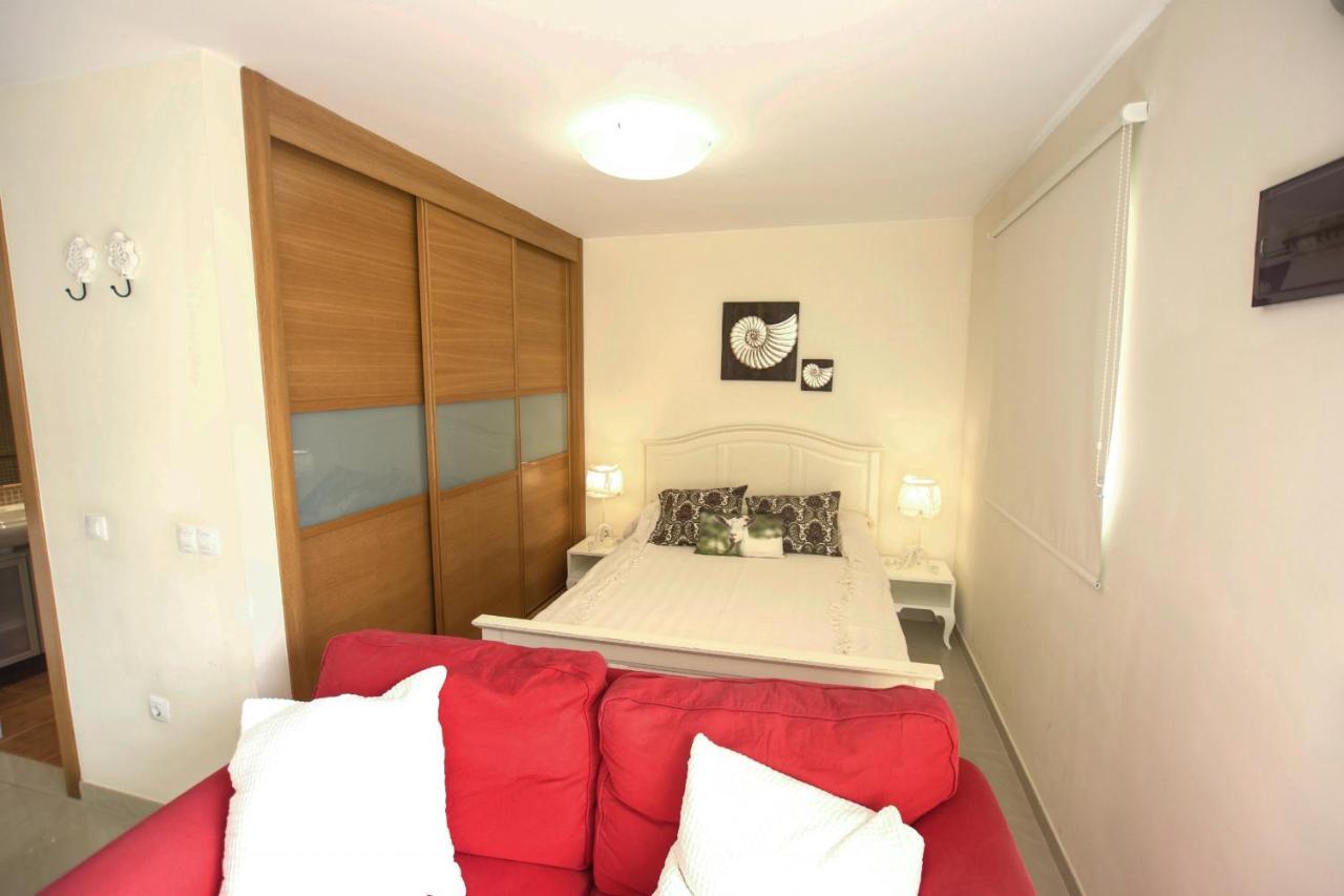 Book Jet - Hibiscus Beach Front Коста Калма Экстерьер фото