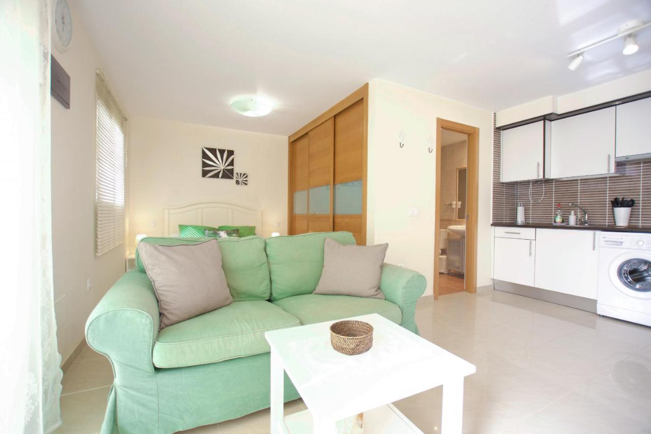 Book Jet - Hibiscus Beach Front Коста Калма Экстерьер фото