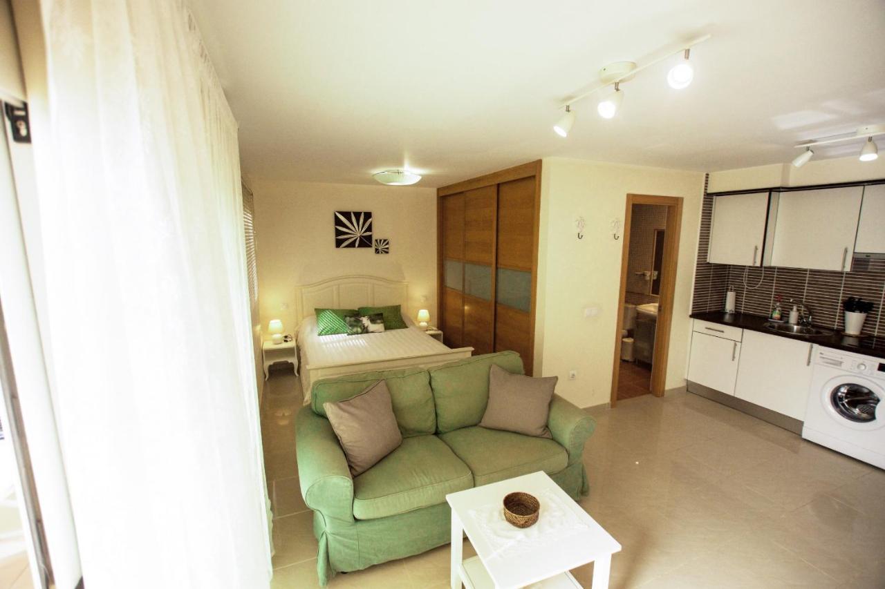 Book Jet - Hibiscus Beach Front Коста Калма Экстерьер фото